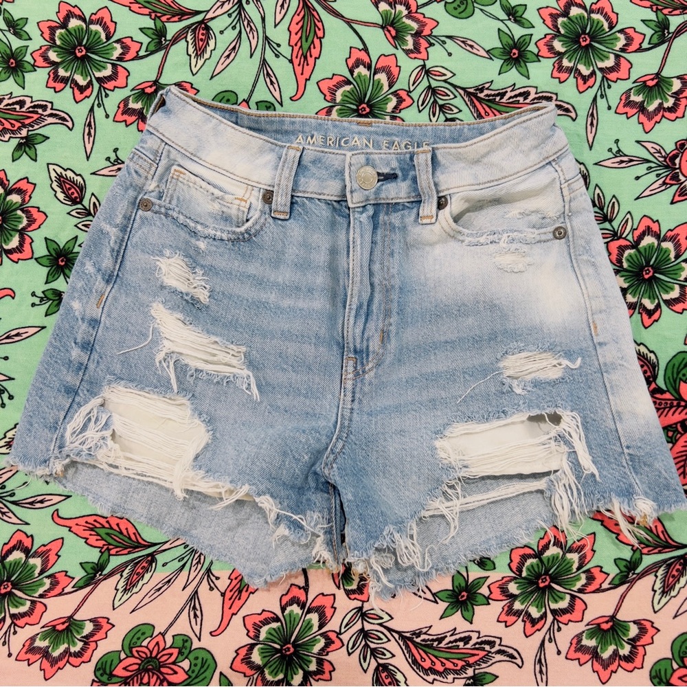 American Eagle Outfitters Light Blue Ripped Distressed Jean Shorts Size 00